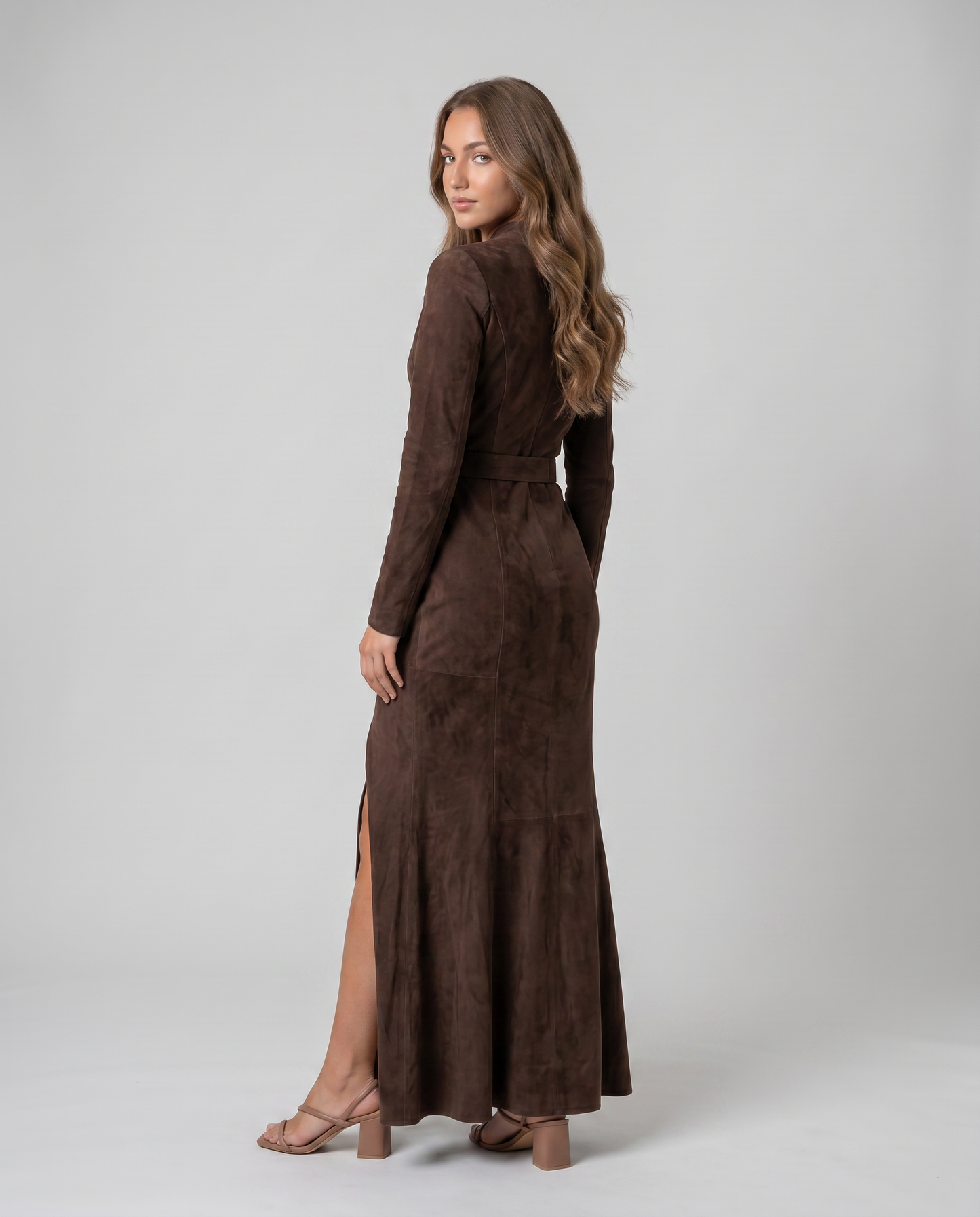 ALMA-Vestido largo marrón con cinturón