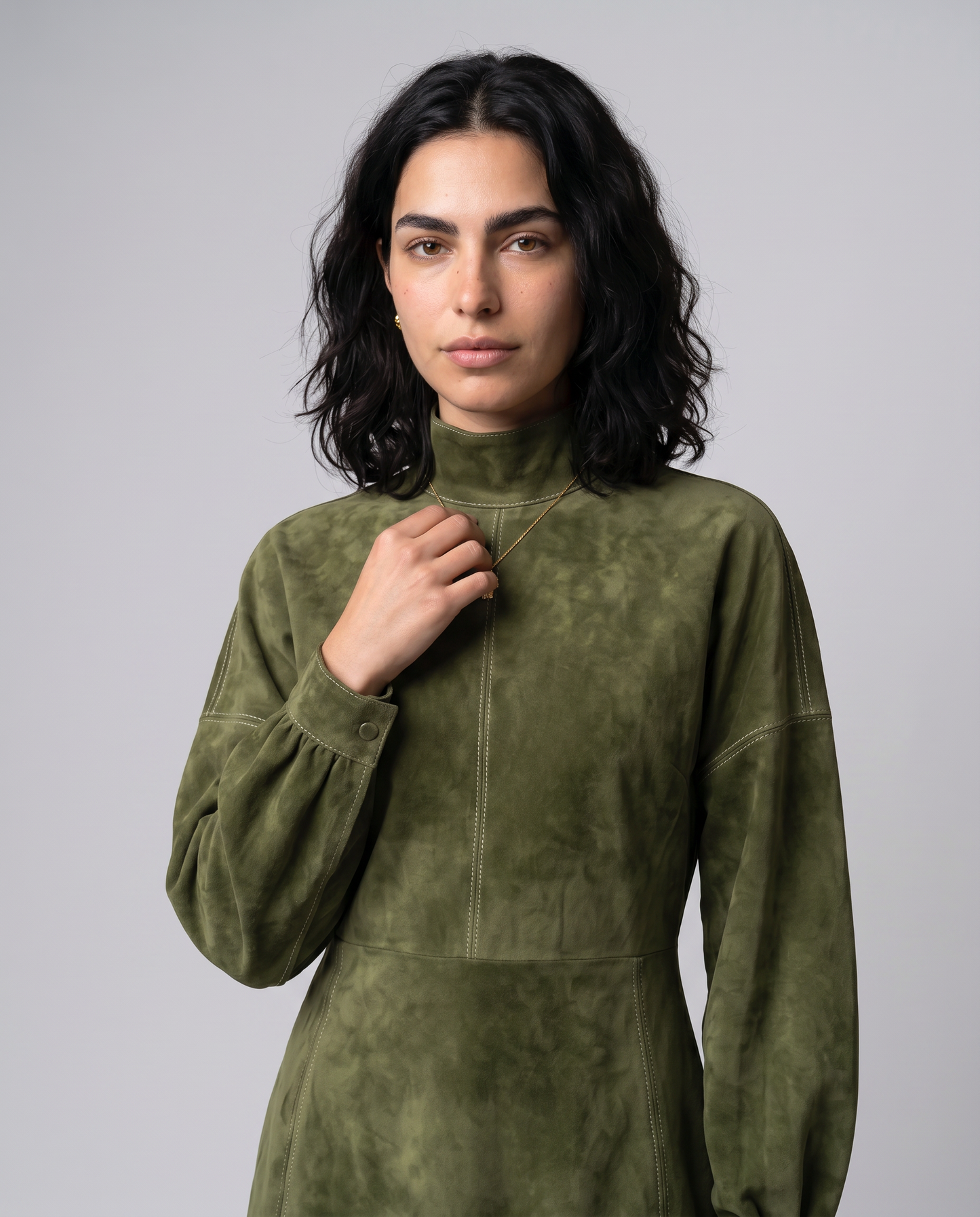 SIRA-Vestido de ante con cuello alto y flecos