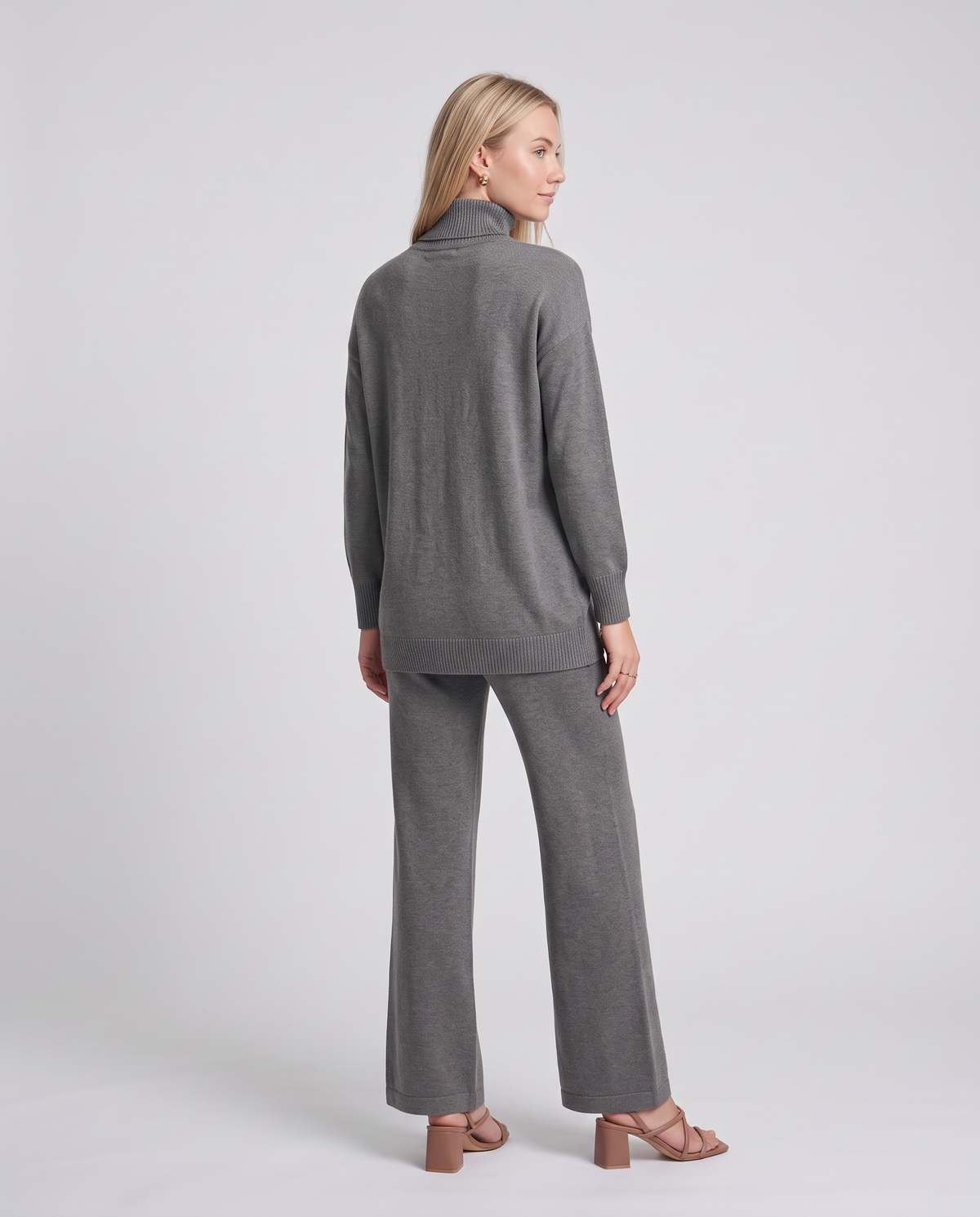 NOA- Conjunto de punto: jersey cuello alto y pantalón ancho
