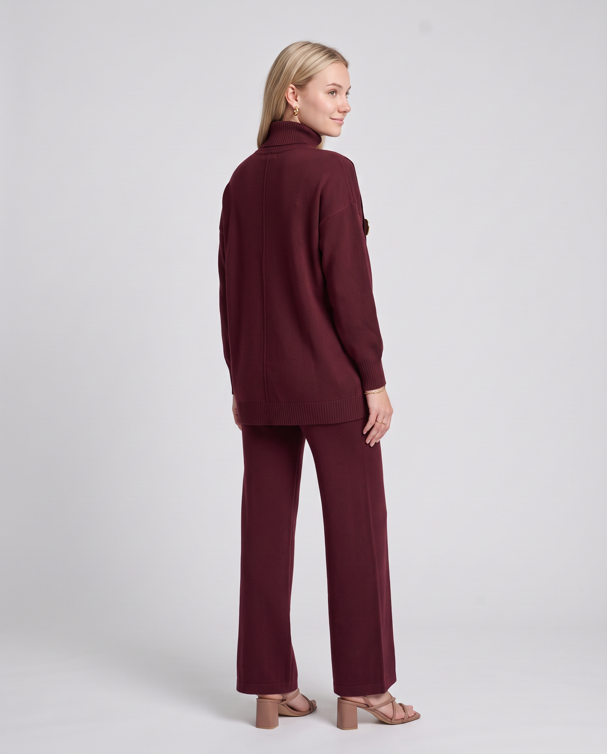 NOA- Conjunto de punto: jersey cuello alto y pantalón ancho