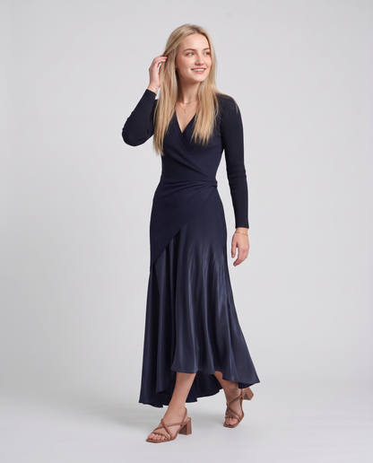 Loredana | Vestido Maxi Asimétrico con Escote en V y Paneles de Satén Azul Marino